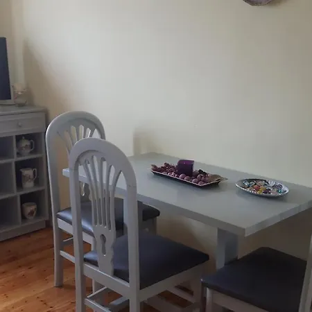 Apartamento μωβ φωλια / Purple Nest *