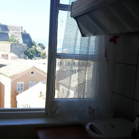 Apartamento μωβ φωλια / Purple Nest *
